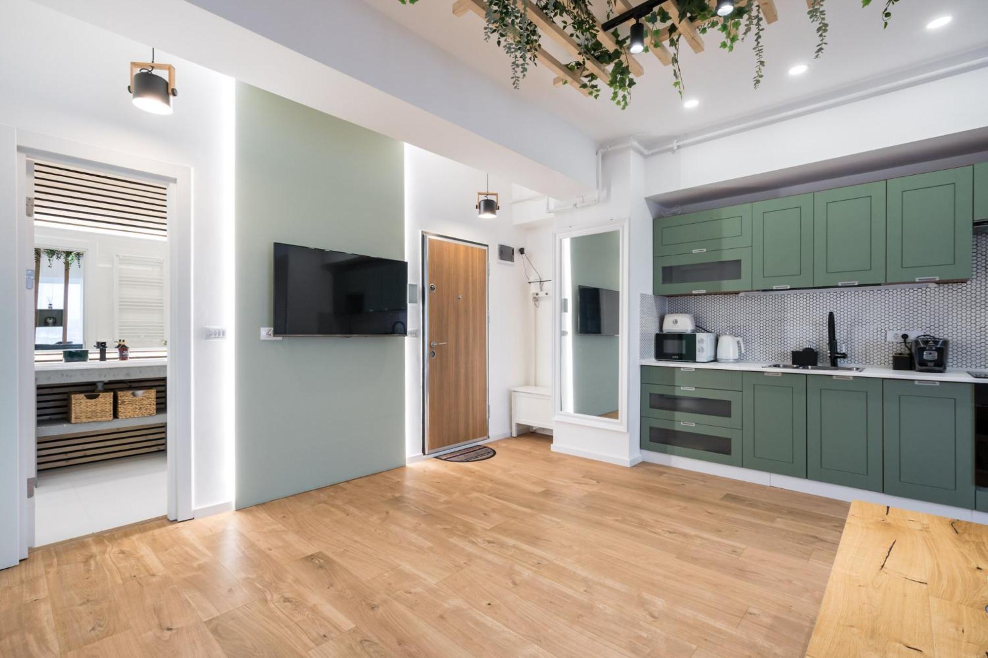 Jungle Escape - Luxe 1-Br Haven In Bucharest Apartment Exterior photo